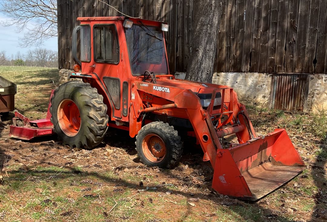 Image of Kubota L3710 Primary image