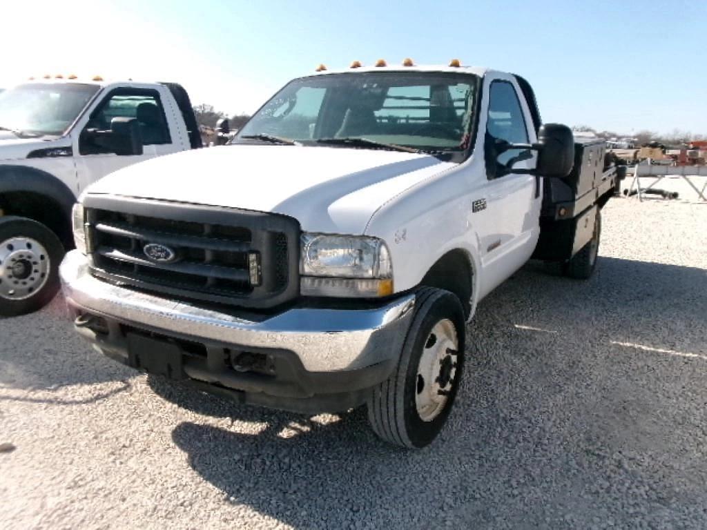 Image of Ford F-550 Primary image