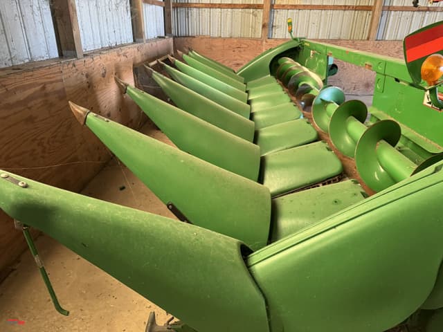 Image of John Deere 608C equipment image 3