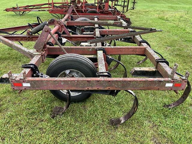Image of International Harvester 645 equipment image 3