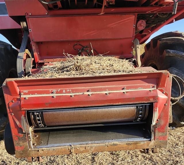 Image of Case IH 1688 equipment image 2