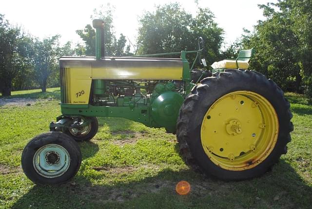 Image of John Deere 720 equipment image 1