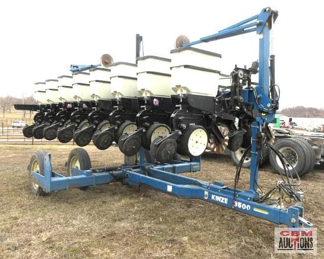 Image of Kinze 3500 equipment image 1