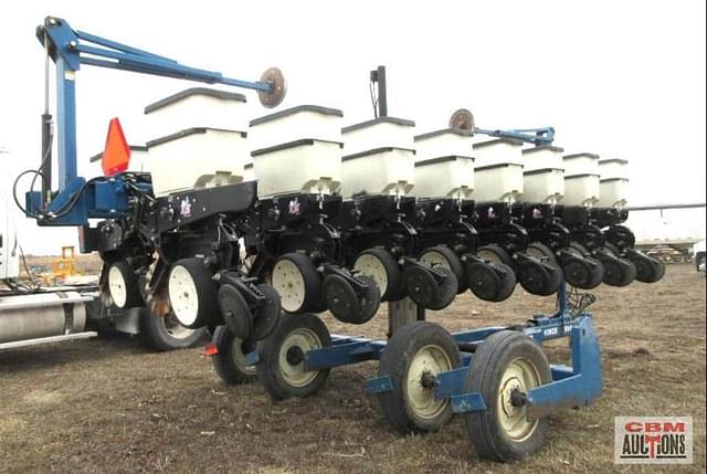 Image of Kinze 3500 equipment image 3