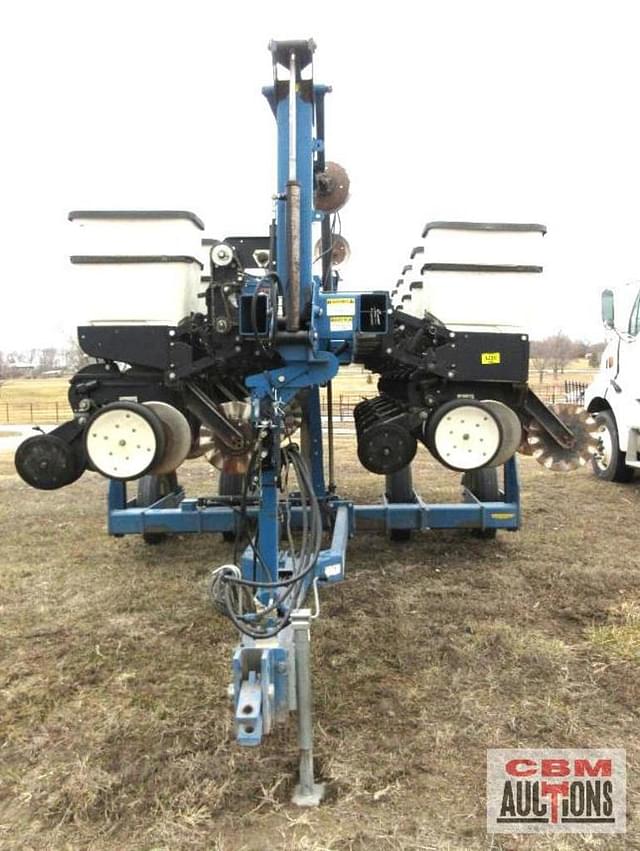 Image of Kinze 3500 equipment image 4