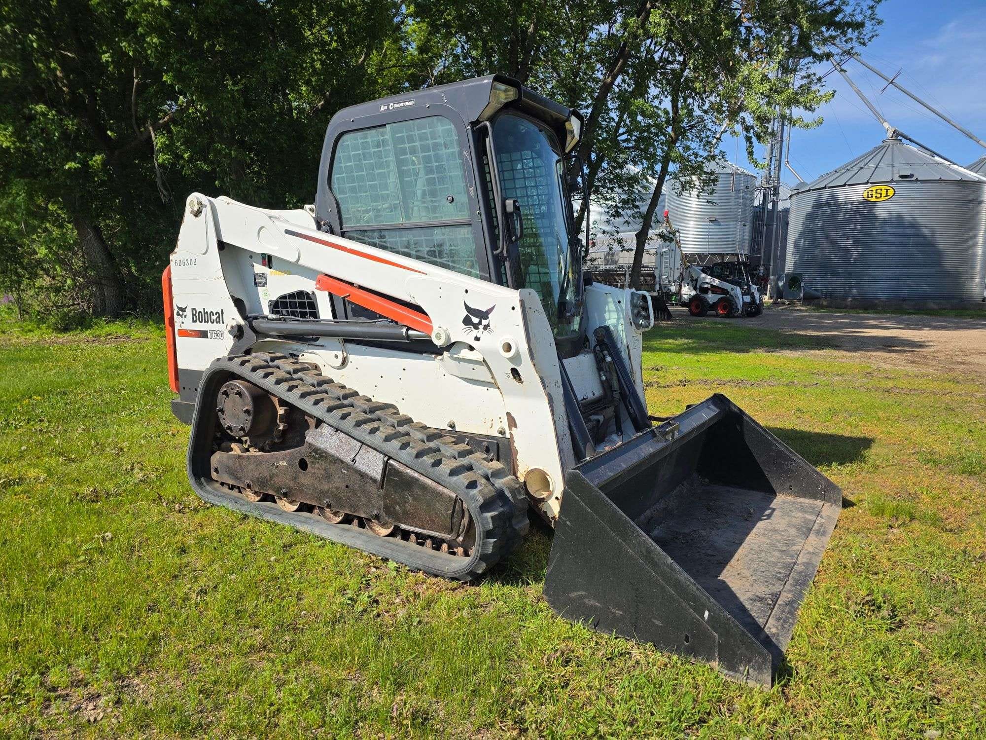 2011 Bobcat T630 Equipment Image0