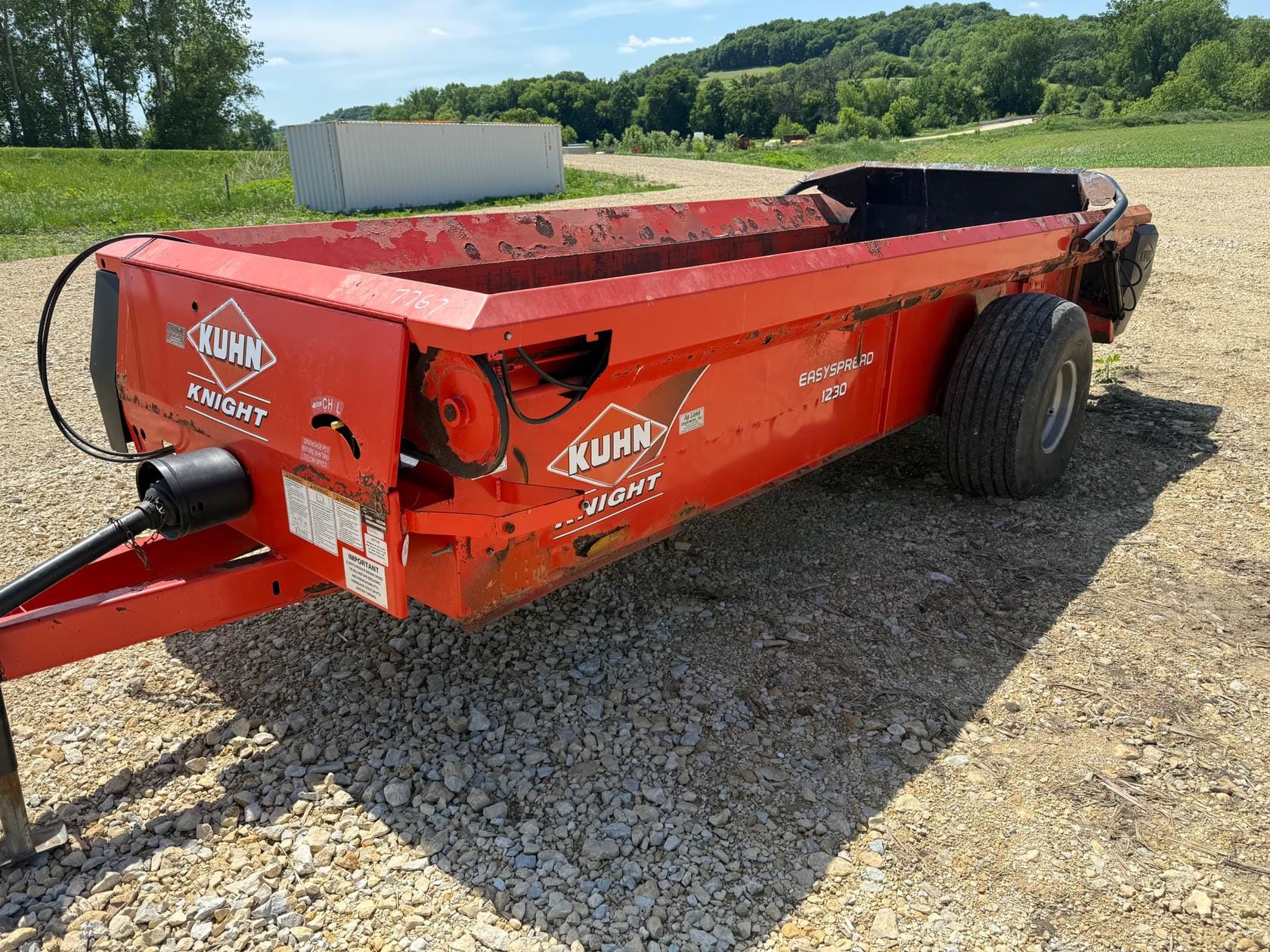 Kuhn Knight 1230 Equipment Image0