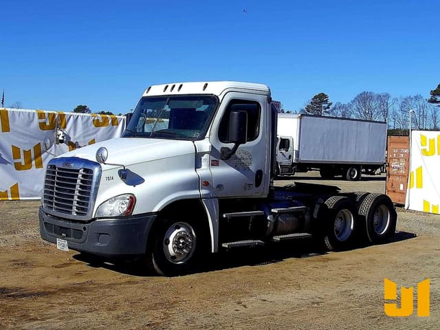 Image of Freightliner Cascadia equipment image 1
