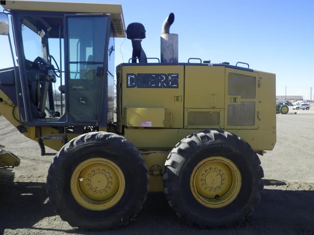 Image of John Deere 770CH equipment image 4
