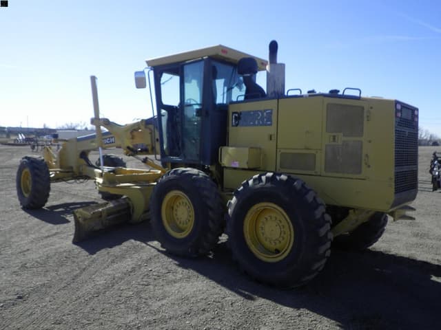 Image of John Deere 770CH equipment image 2