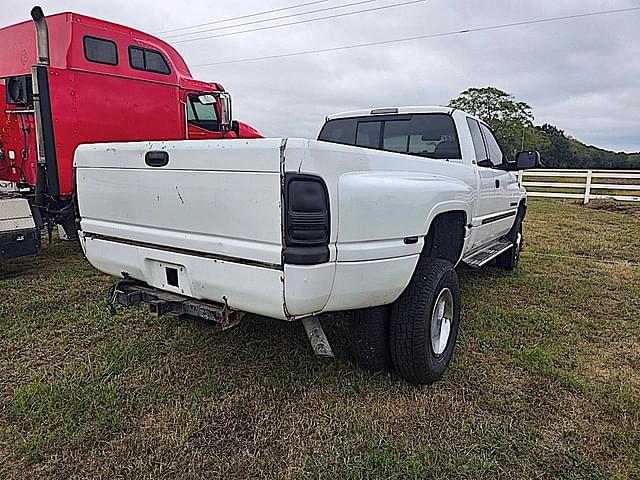 Image of Dodge Ram 3500 equipment image 4