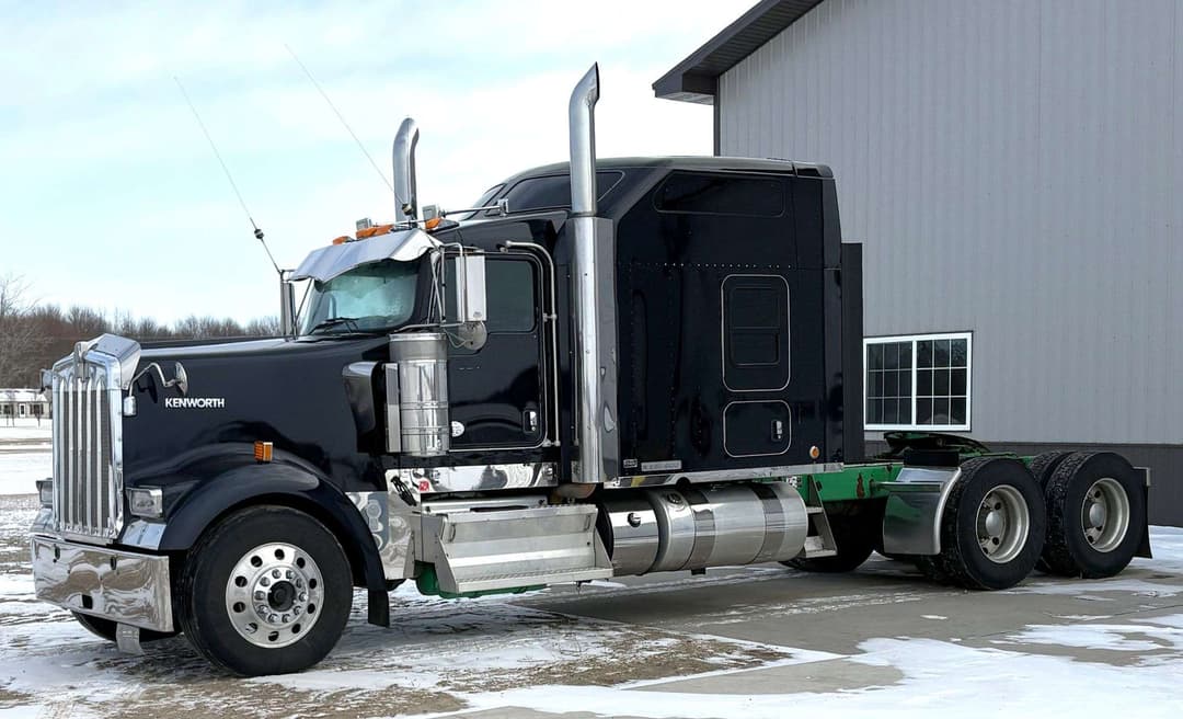 Image of Kenworth W900 Primary image