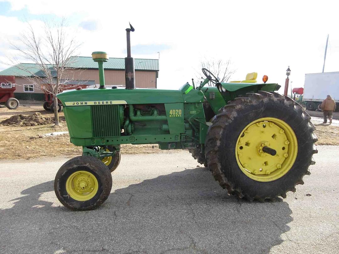 Image of John Deere 4020 Primary image