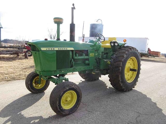 Image of John Deere 4020 equipment image 2