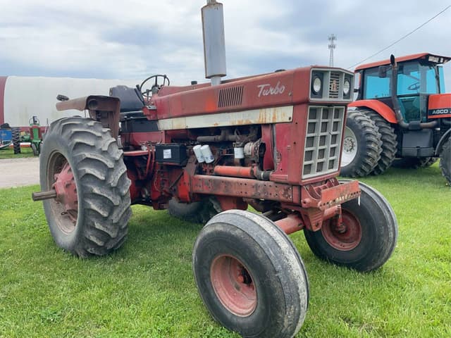 Image of International Harvester 1566 equipment image 1