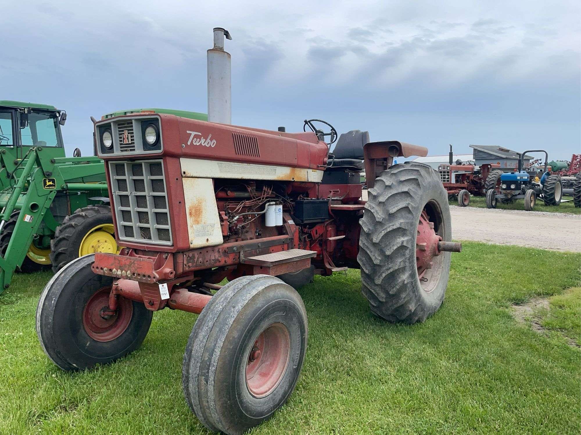 International Harvester 1566 Equipment Image0