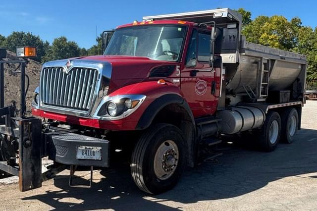 Image of International 7600 equipment image 1