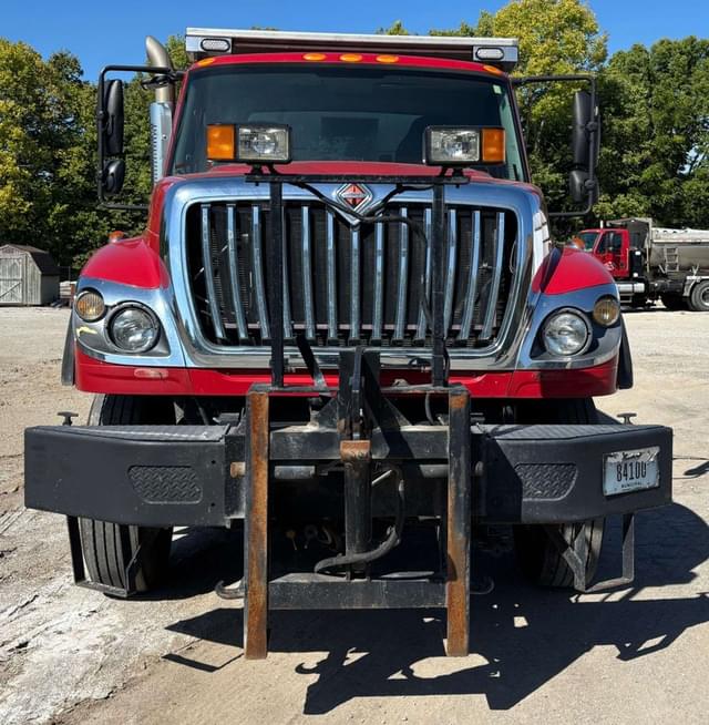 Image of International 7600 equipment image 3