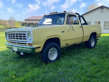 Main image Dodge 100