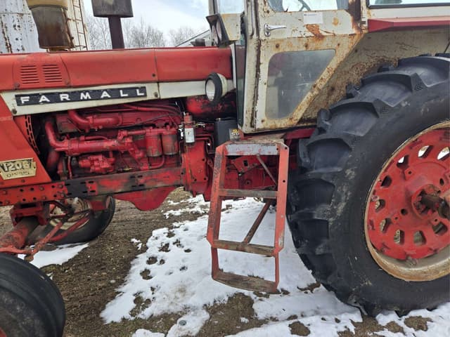 Image of Farmall 1206 Turbo equipment image 4