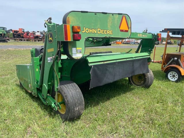 Image of John Deere 835 equipment image 3