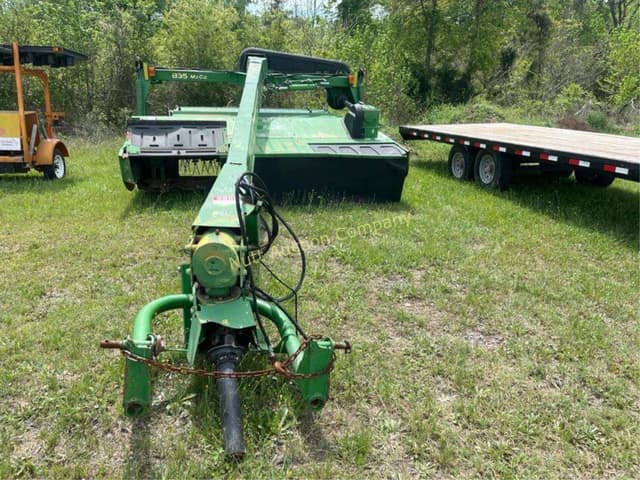Image of John Deere 835 equipment image 1