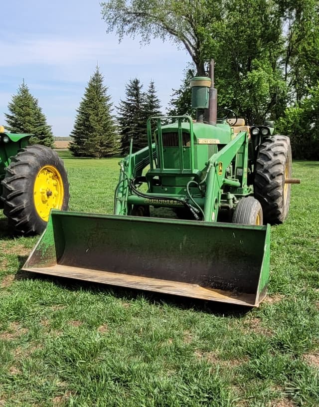 Image of John Deere 4020 equipment image 1