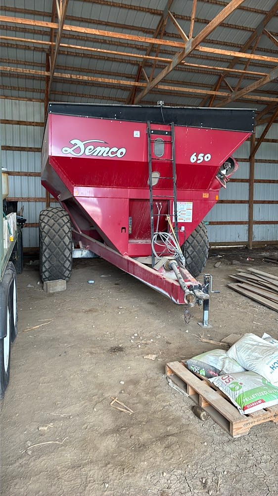 2009 Demco 650 Equipment Image0