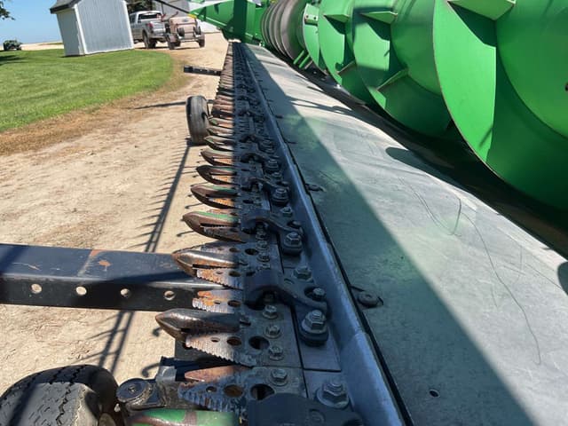 Image of John Deere 630F equipment image 3