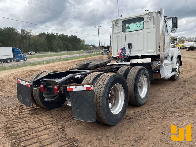 Image of Western Star 4700SF equipment image 4