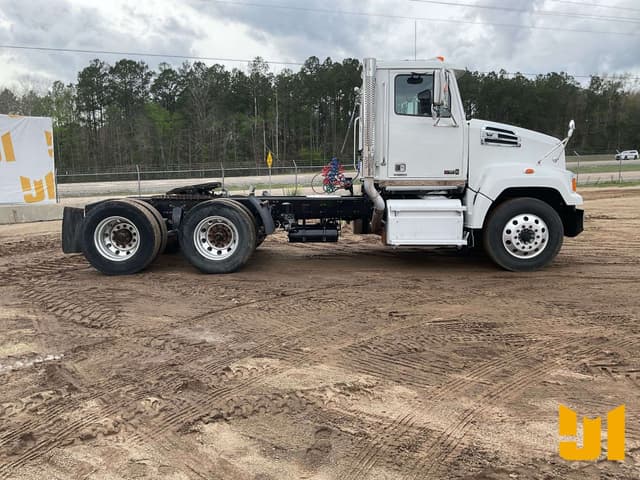 Image of Western Star 4700SF equipment image 3
