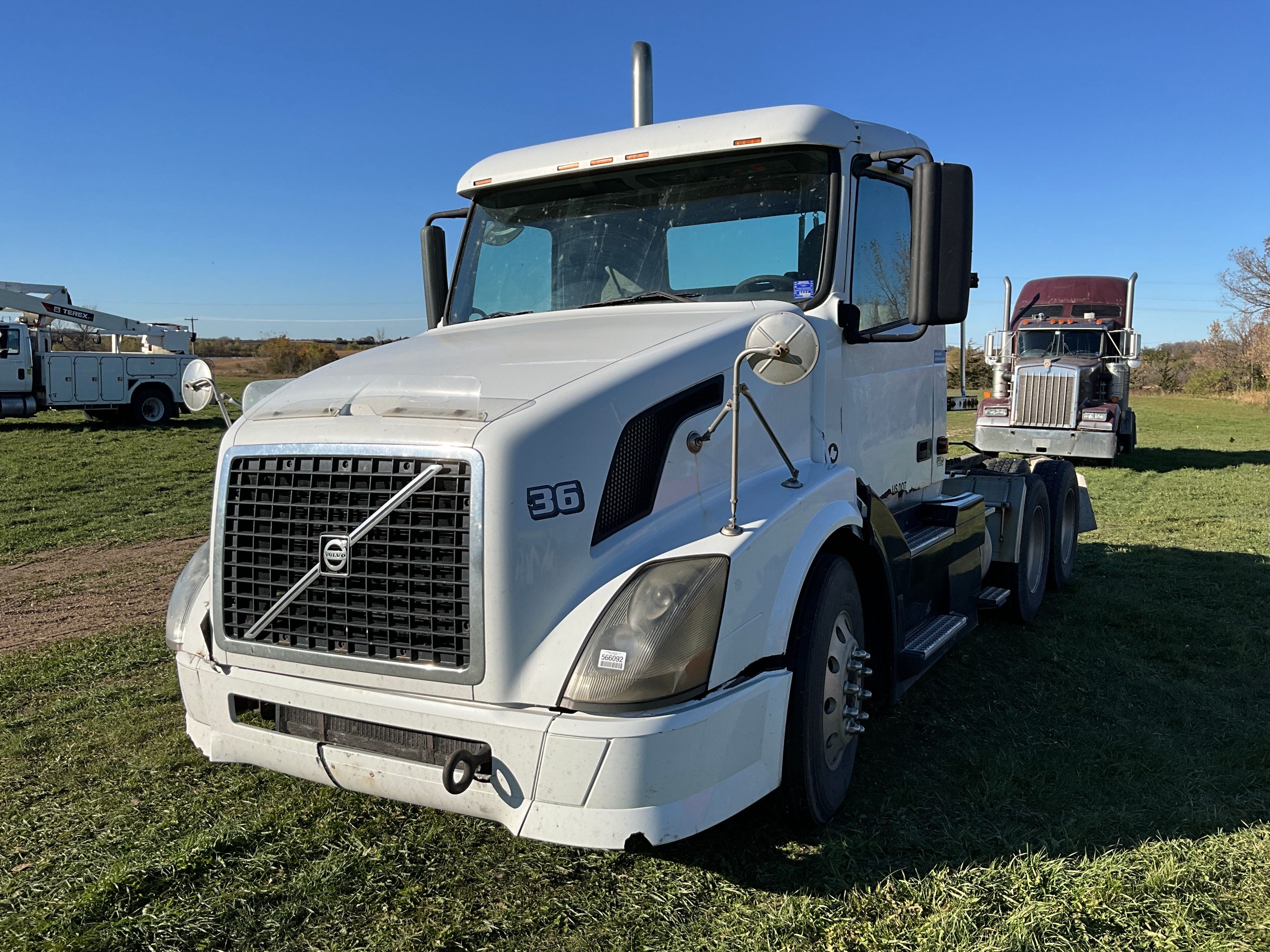 2007 Volvo VNL Equipment Image0