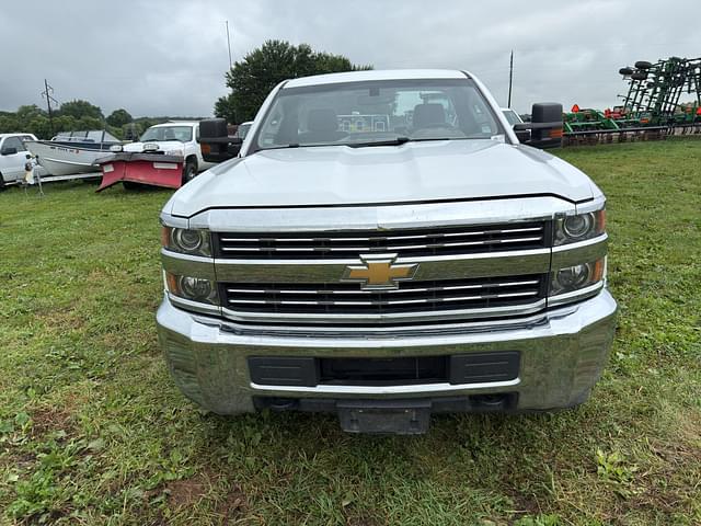 Image of Chevrolet 2500HD equipment image 2