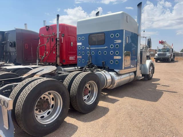 Image of Peterbilt 379 equipment image 2