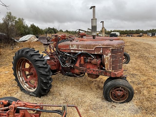 Image of Farmall M equipment image 1