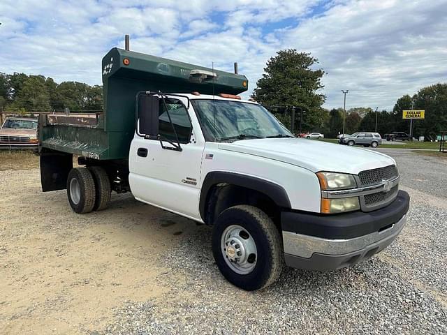 Image of Chevrolet 3500 equipment image 2