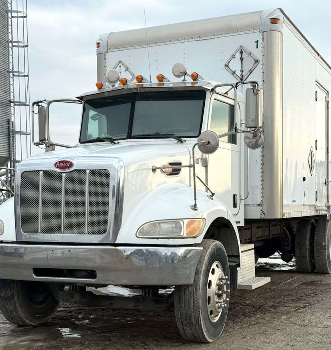 Image of Peterbilt 335 Primary image