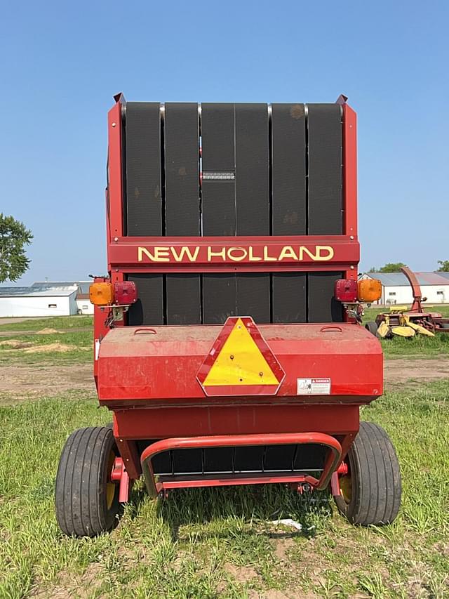 Image of New Holland 658 equipment image 2