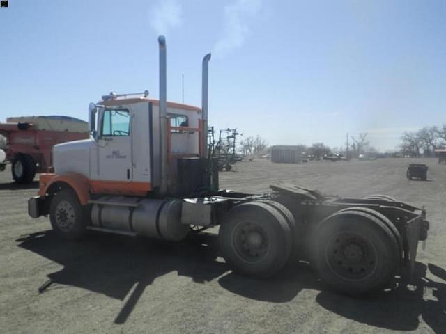 Image of International 9300 equipment image 4