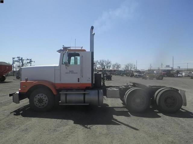 Image of International 9300 equipment image 3