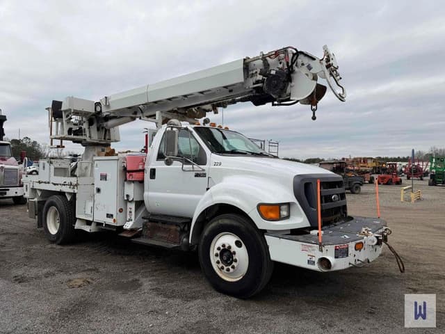 Image of Ford F-750 equipment image 2