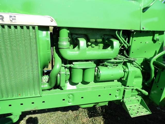 Image of John Deere 3020 equipment image 3