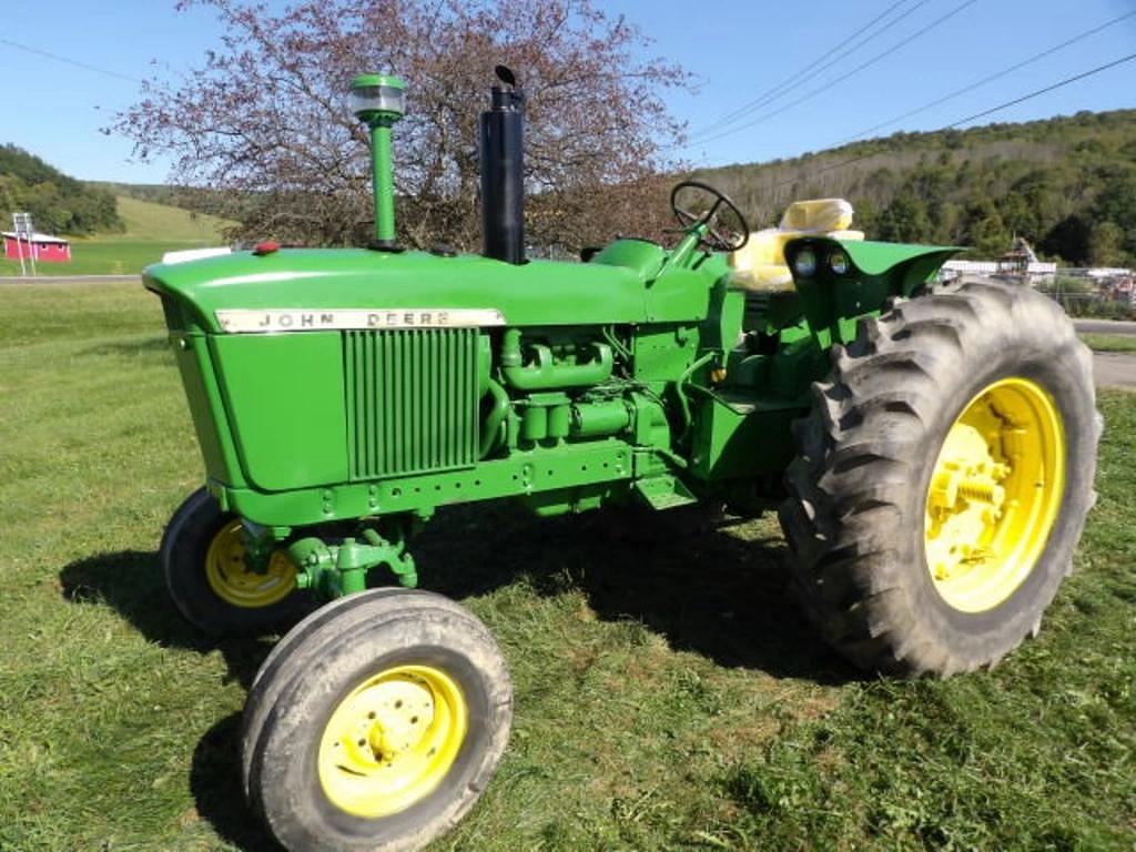 Image of John Deere 3020 Primary image