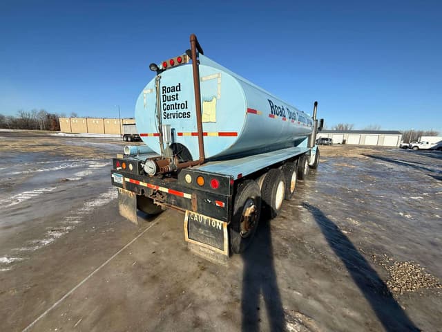 Image of Peterbilt 357 equipment image 3