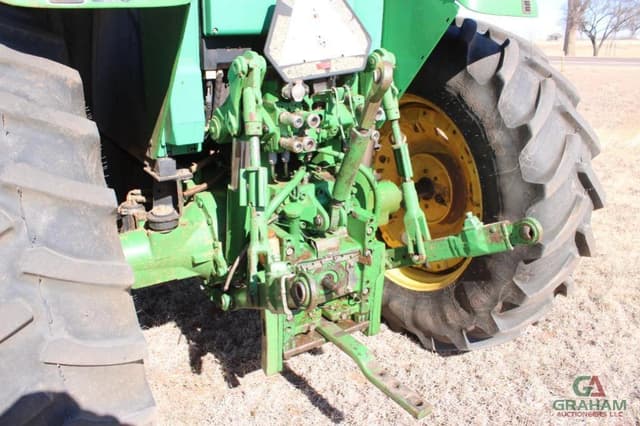 Image of John Deere 7220 equipment image 4