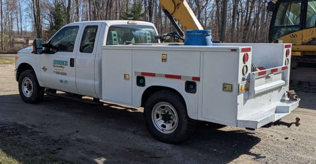 Image of Ford F-250 equipment image 3
