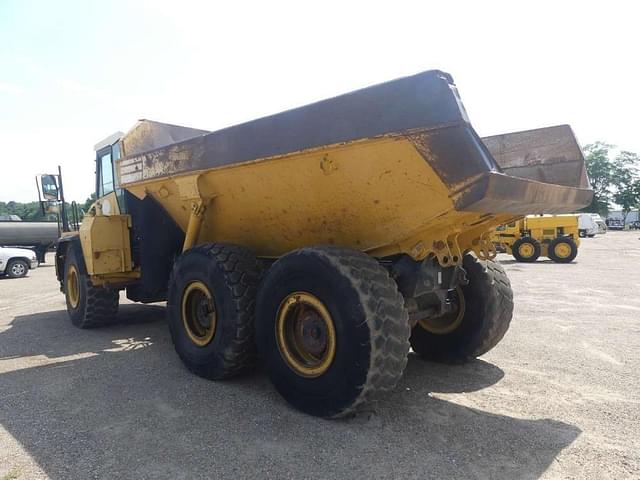 Image of Komatsu HM300-1 equipment image 3