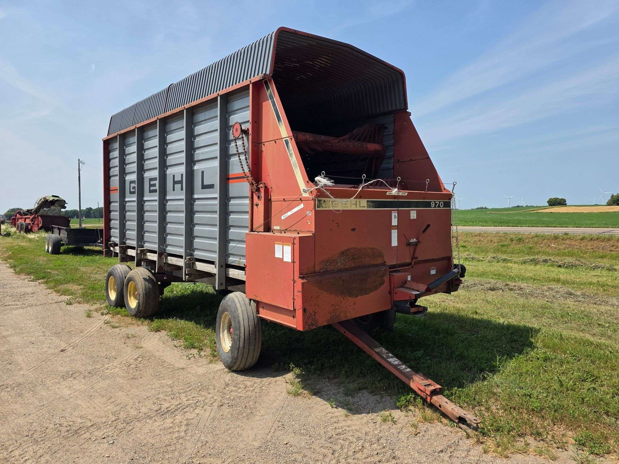 Gehl 970 Equipment Image0
