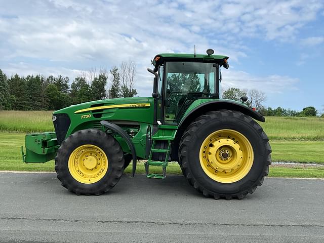 Image of John Deere 7730 equipment image 1