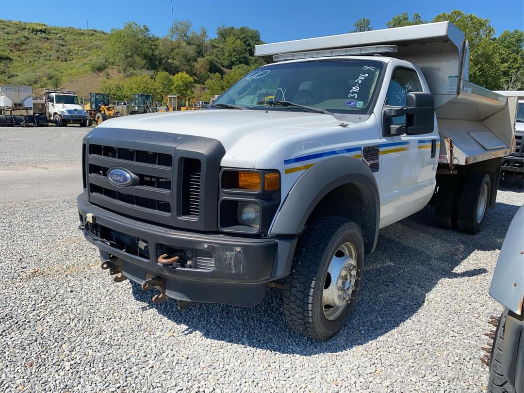 Image of Ford F-550 Primary image